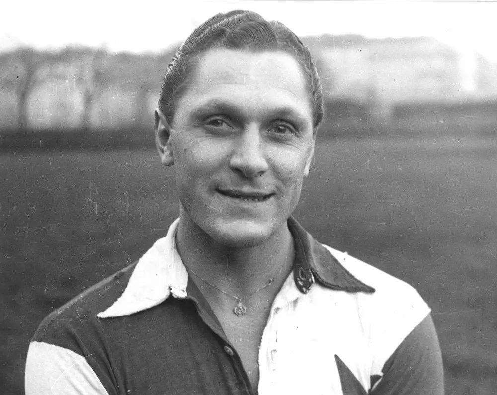 Josef Bican en una fotografía histórica en blanco y negro
