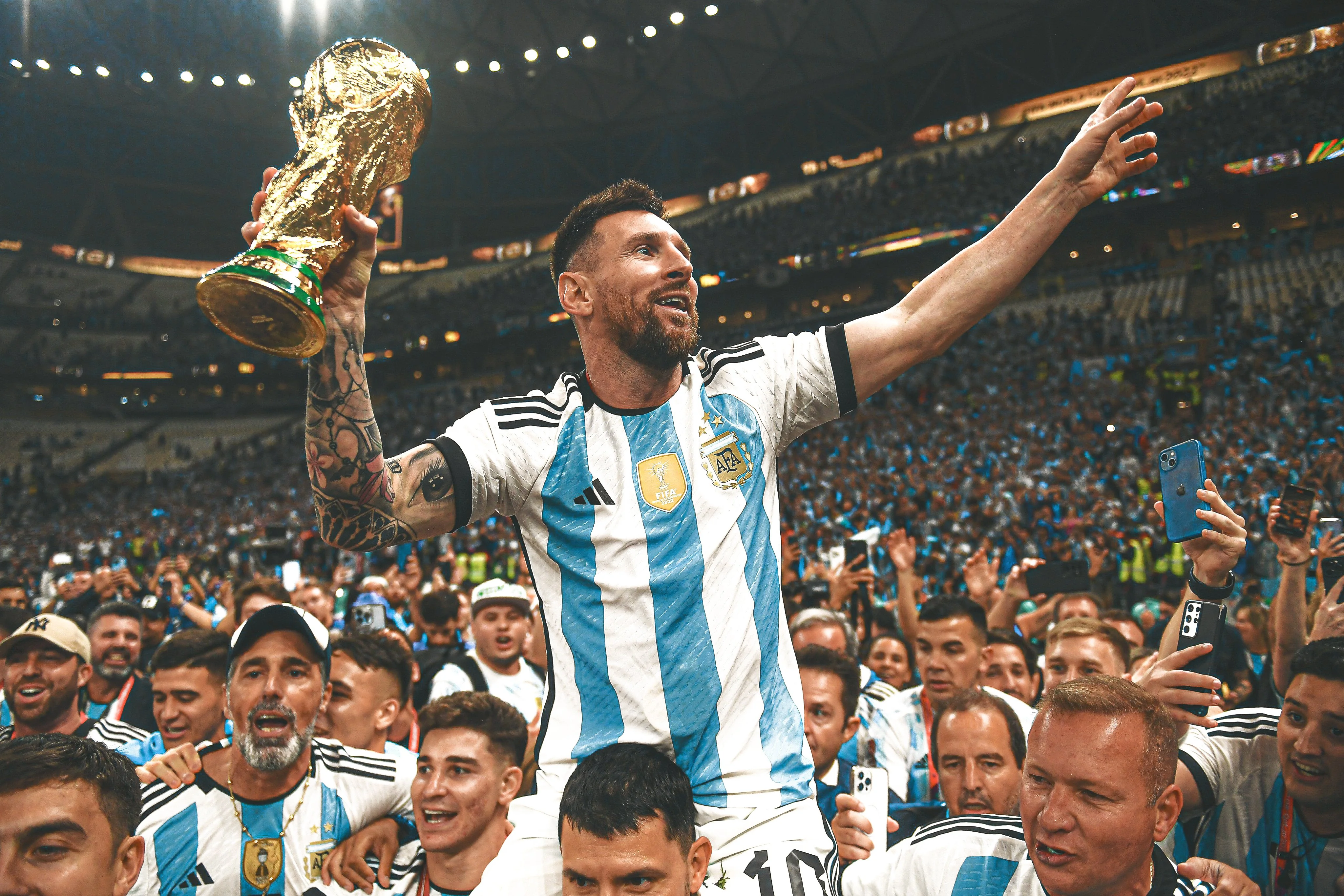 Lionel Messi y la selección argentina celebrando el Mundial de Qatar 2022