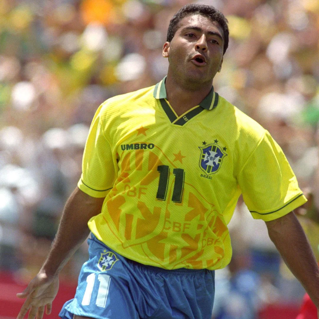 Romário celebrando un gol con la camiseta de Brasil
