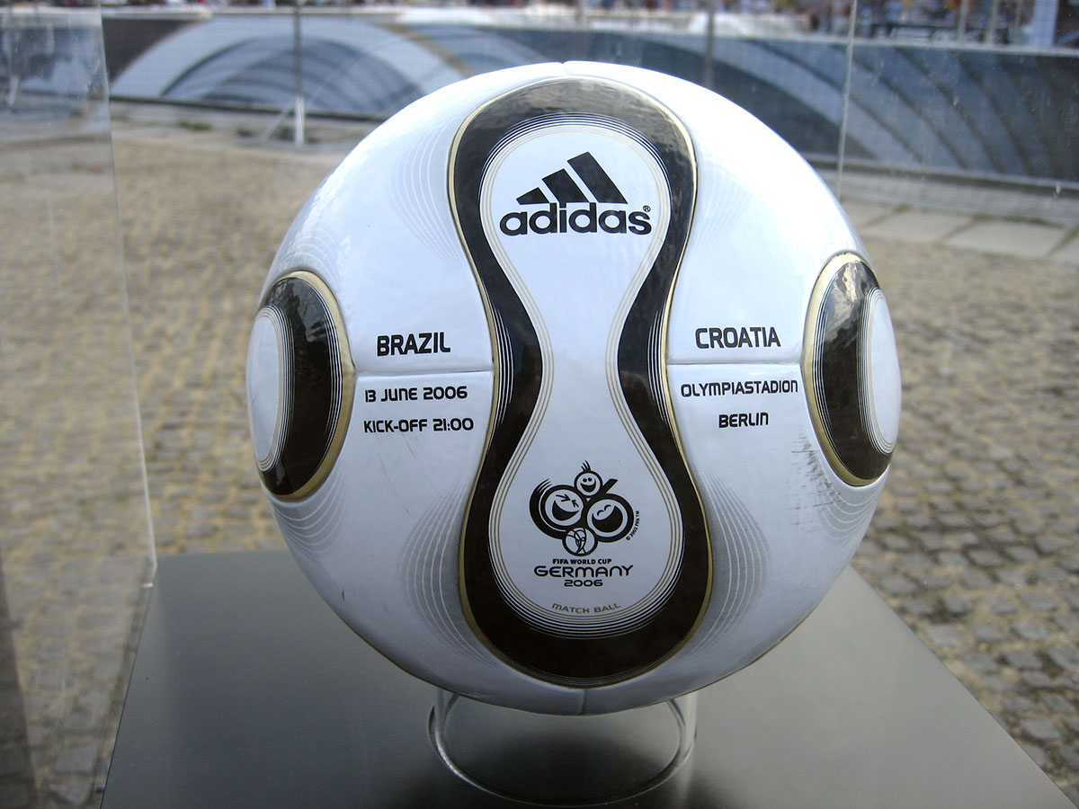 +Teamgeist, pallone ufficiale del Mondiale in Germania 2006