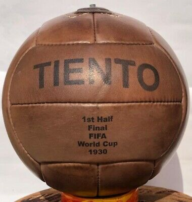 Tiento e T-Model, palloni della finale del Mondiale in Uruguay 1930